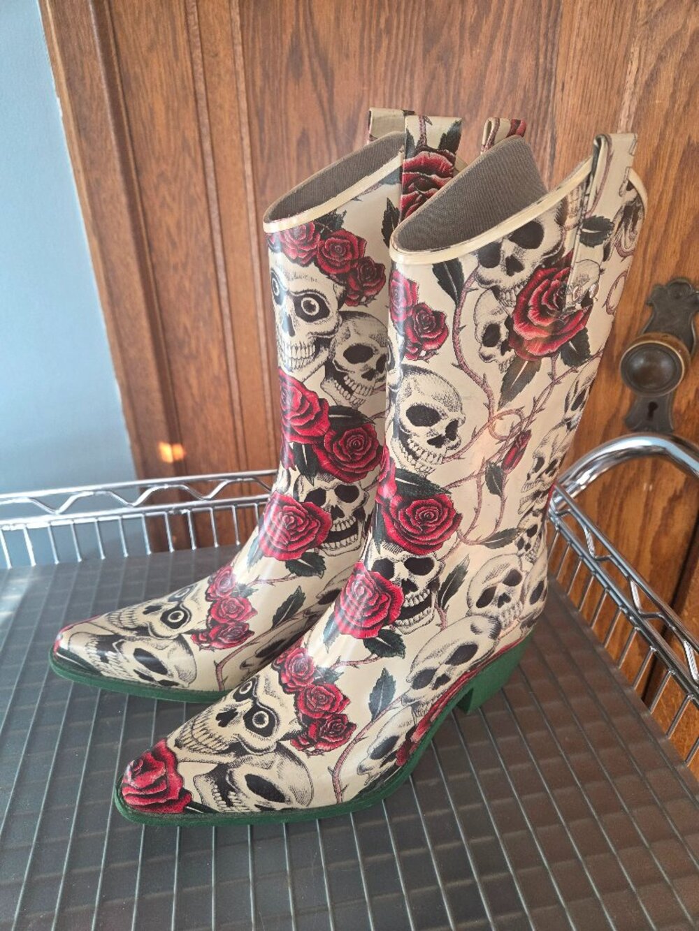 Nomad Yippy Rose Skull Rain Boots Size 9